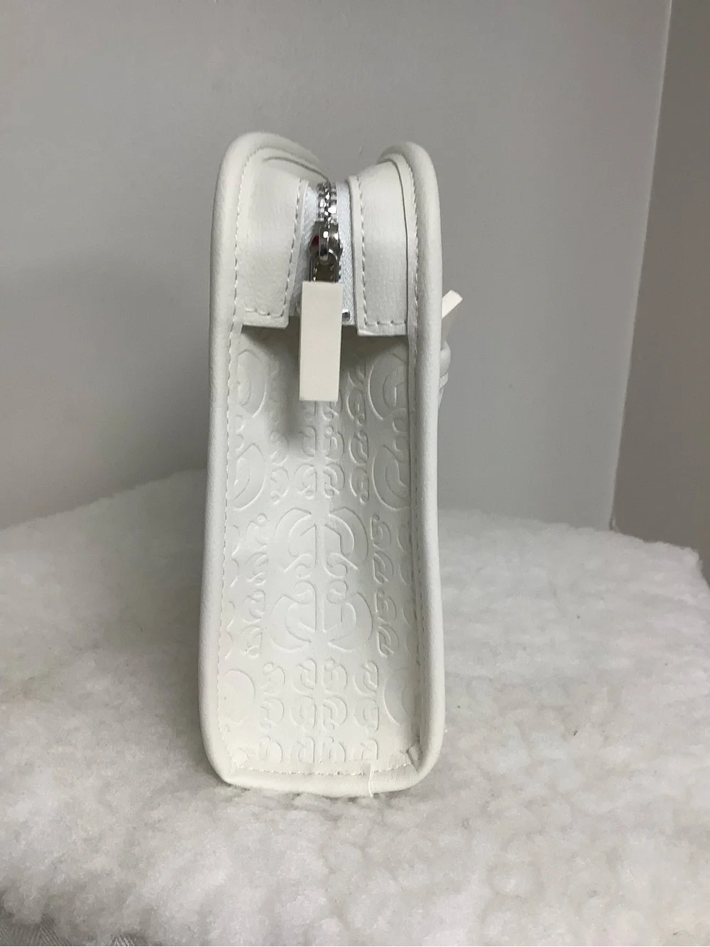 Glossier Limited Edition White Embossed Logo Cosmetic Case w Dust Bag